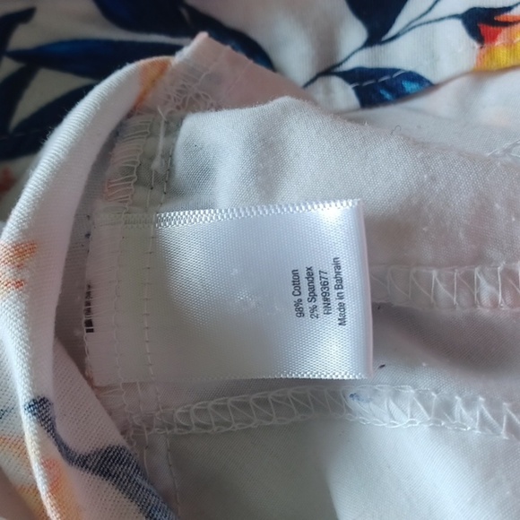 St John’s Bay Slimming Floral Summer Capri Pants  Sz 12 - Picture 5 of 6